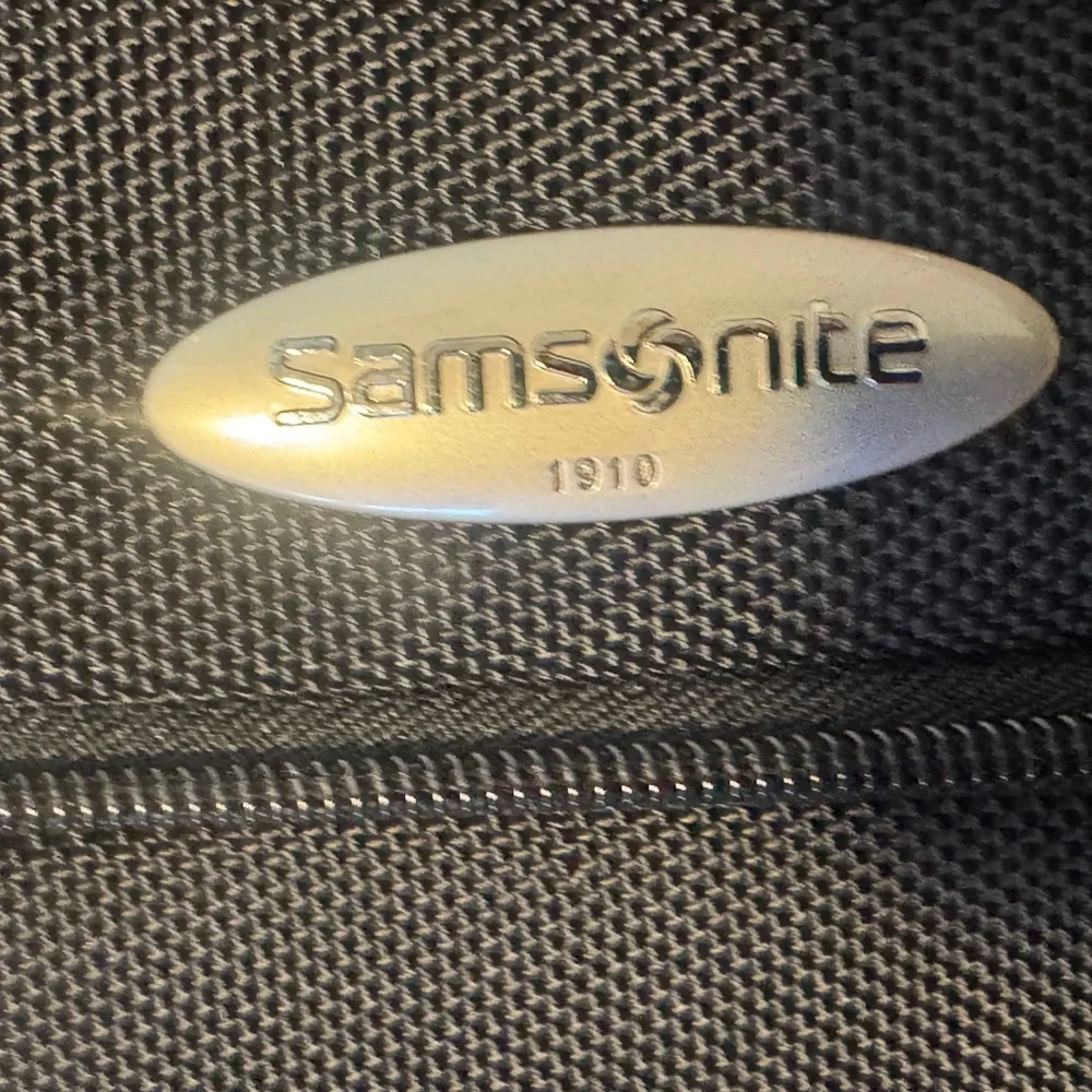 Samsonite Black Laptop Briefcase with Shoulder Strap NEW